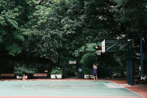 L'évolution du MMA : de ses débuts controversés à la popularité mondiale